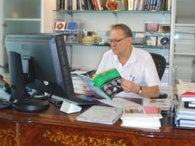 Dr. med. Rolf F. Oetiker